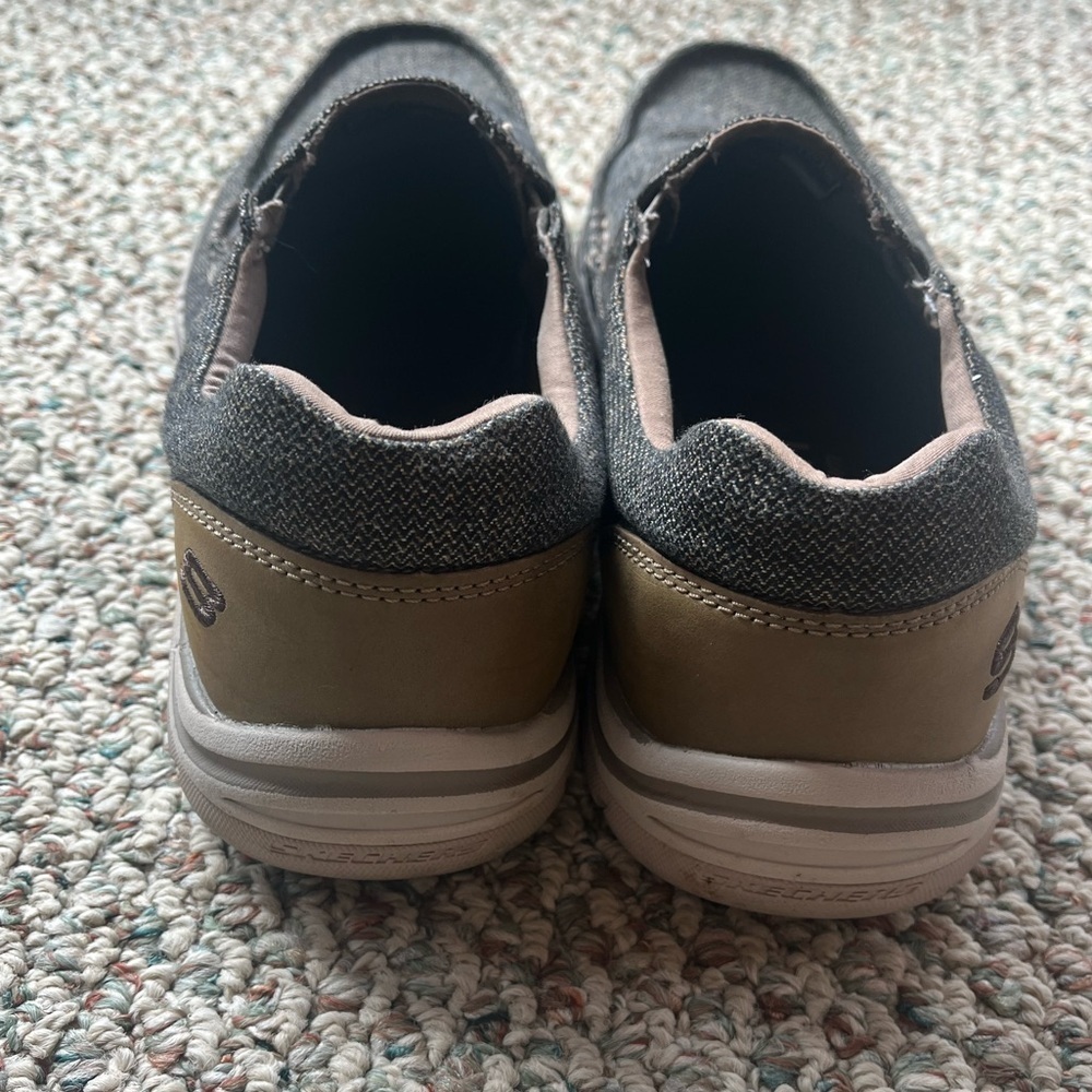 Skechers Relaxed Fit Memory Foam Slip On Shoes Sneaker Size 9 Black Tan Casual - Picture 5 of 11